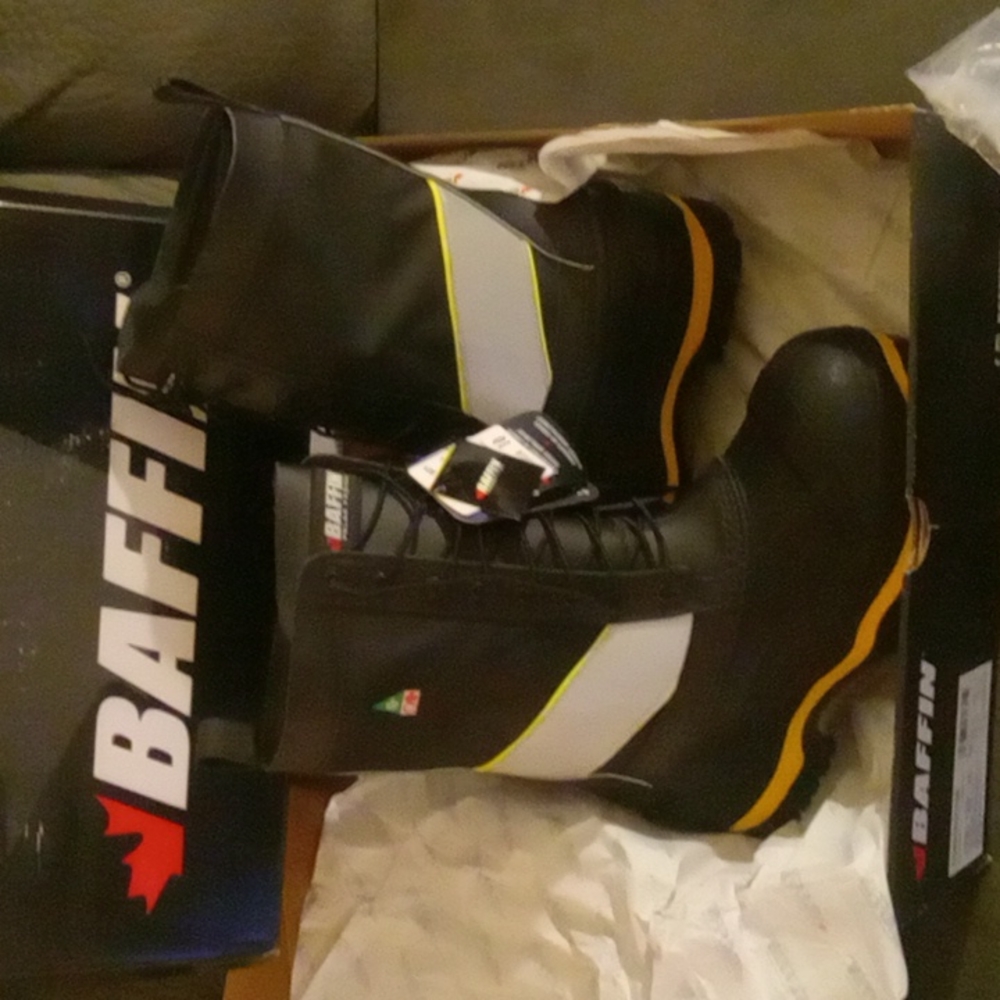 Baffin insulated snow boots